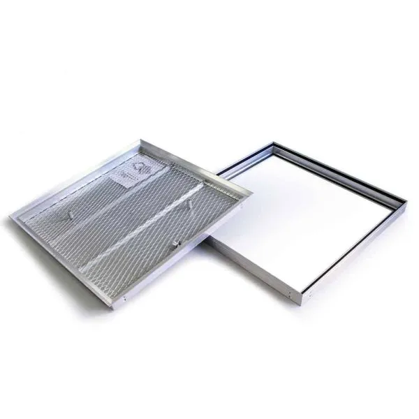 Напольный люк Практика Барьер 2 со съемной крышкой 70-70