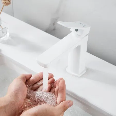 Смеситель для раковины однорычажный с гайкой Shevanik S9901C, Белый