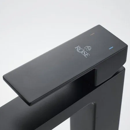 Смеситель для раковины однорычажный с гайкой Rose R1801H-1, Черный