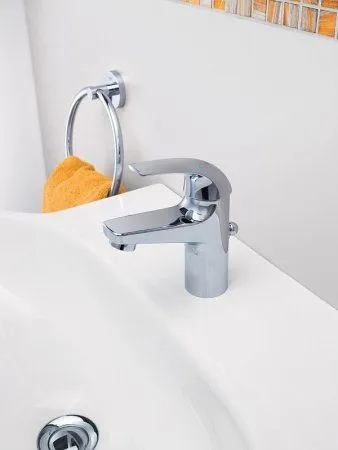 Полотенцедержатель Grohe Essentials 40365001 кольцо, хром