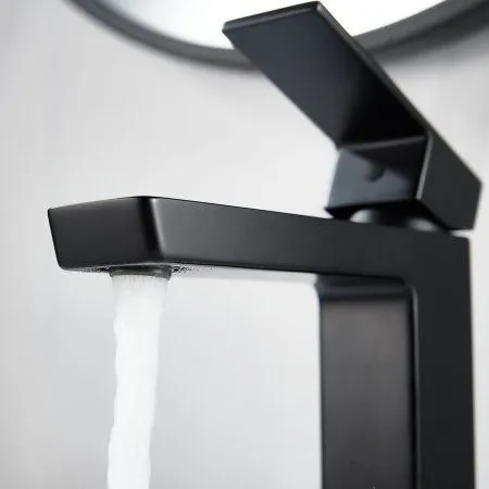 Смеситель для раковины однорычажный с гайкой Rose R1801H-1, Черный