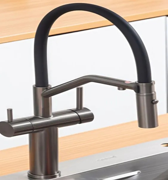 Смеситель для кухонной мойки Gappo G4399-89 с гибким изливом и подключением фильтра питьевой воды, оружейная сталь