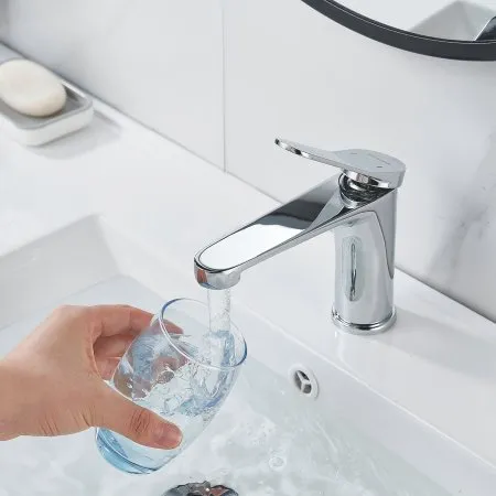 Смеситель для раковины однорычажный с гайкой Shevanik S6201, Хром