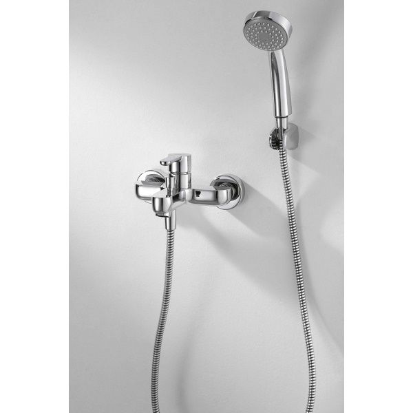 Смеситель Bravat Stream F63783C-B для ванны с коротким изливом хром