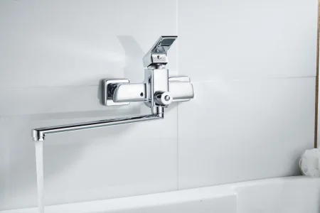 Универсальный смеситель для раковины Brunardi Parry 141556 хром