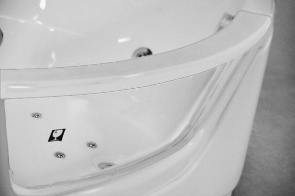 Акриловая ванна Cerutti SPA Doris 137x135