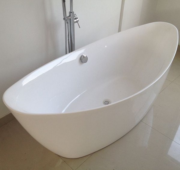 Акриловая ванна Cerutti SPA Nemi B-7114 180x80 отдельностоящая