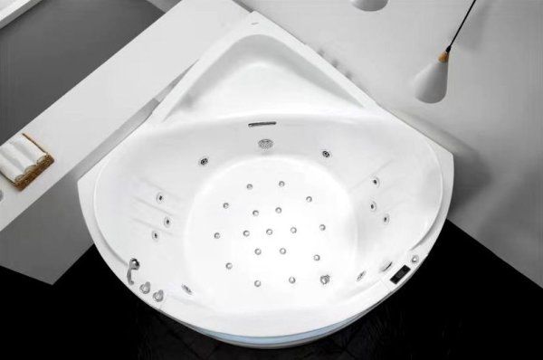 Акриловая ванна Gemy G9247 K с гидромассажем
