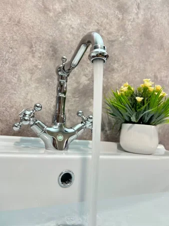 Смеситель для умывальника Ganzer GZ09012 хром