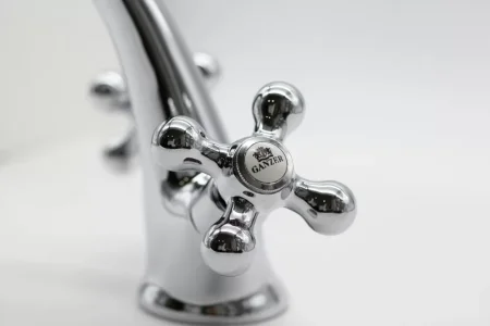 Смеситель для умывальника Ganzer GZ17011 хром