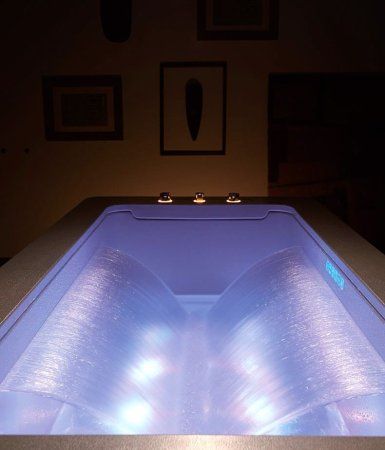 Акриловая ванна Gemy G9253 Black с гидромассажем