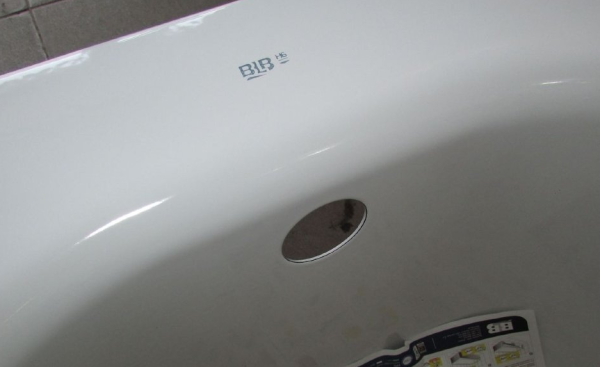 Стальная ванна BLB Universal B75C 170 см