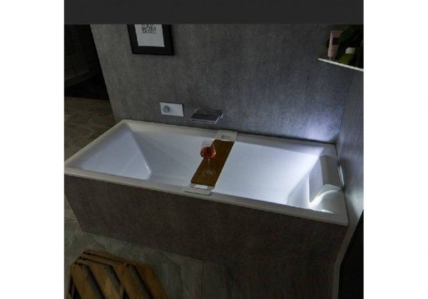 Ванна акриловая Riho Still Square BR0100500K00130 180x80 R светодиоды и подголовник справа