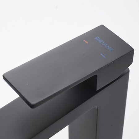 Смеситель для раковины однорычажный с гайкой Shevanik S9601H, Черный