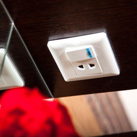 Зеркало со шкафом Бриклаер БАЛИ 90 см левое, венге/белый